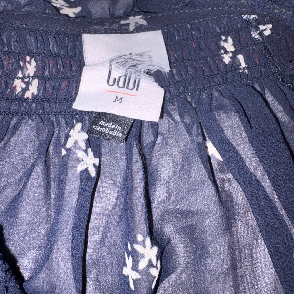 CAbi Blooming Balloon Sleeve floral embroidered tunic blouse M - Picture 6 of 8